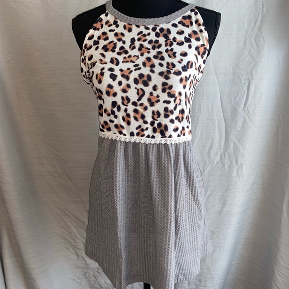 Leopard Spliced Flowy Ruched Tank - Picture 11 of 15